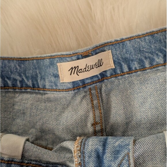 Madewell Relaxed Denim Shorts in Madera Wash: Side-Slit Edition Size 33 - Picture 4 of 6